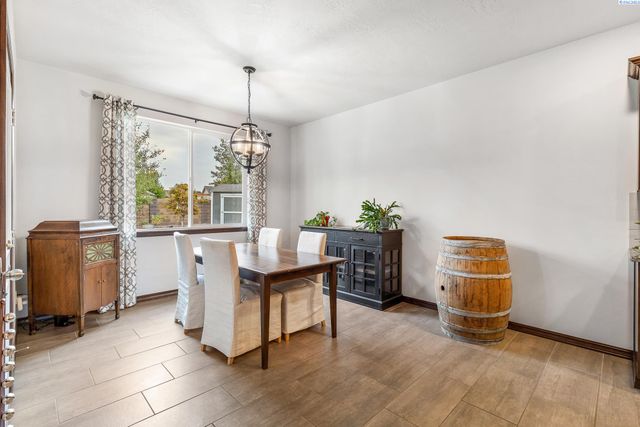 6365 Cobalt Dr, West Richland, WA 99353