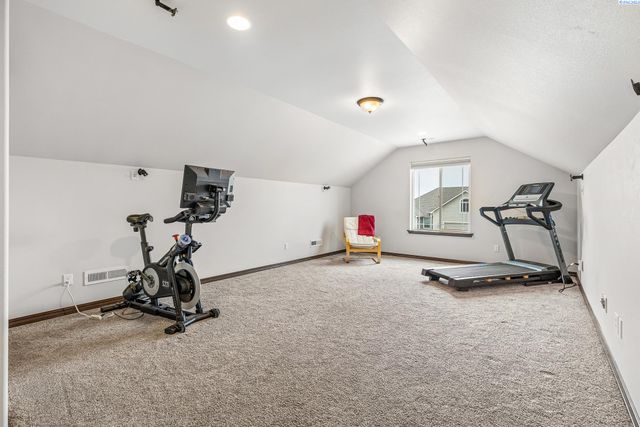 6365 Cobalt Dr, West Richland, WA 99353