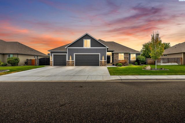 6365 Cobalt Dr, West Richland, WA 99353