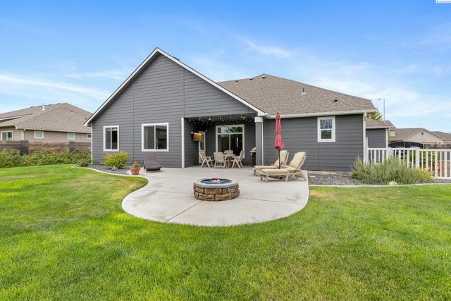6365 Cobalt Dr, West Richland, WA 99353
