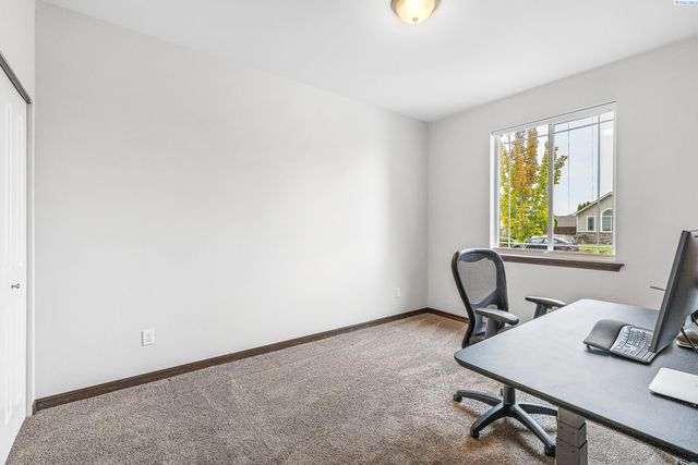 6365 Cobalt Dr, West Richland, WA 99353