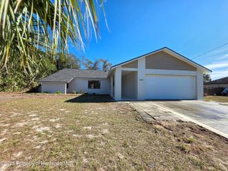 1076 Stratton Avenue, Spring Hill, FL 34609
