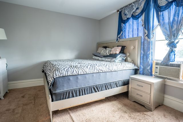 265 Slade Avenue, Elgin, IL 60120