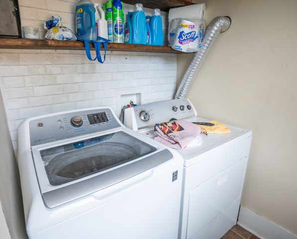265 Slade Avenue, Elgin, IL 60120