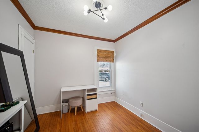 636 35th Street, Des Moines, IA 50312