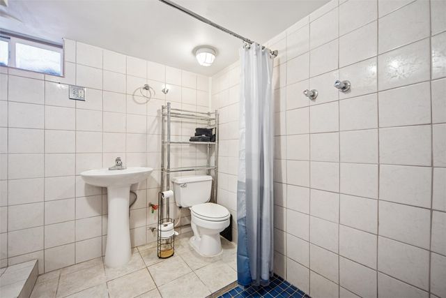 636 35th Street, Des Moines, IA 50312