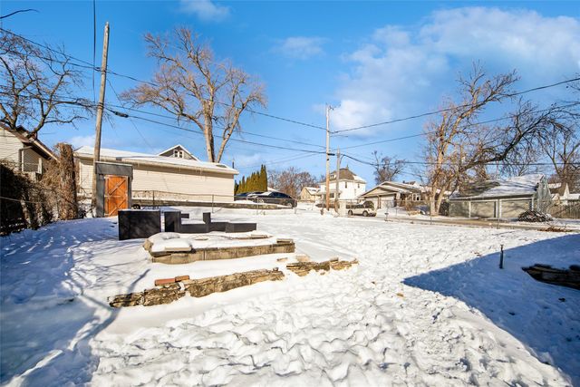 636 35th Street, Des Moines, IA 50312