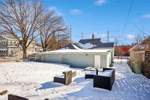 636 35th Street, Des Moines, IA 50312