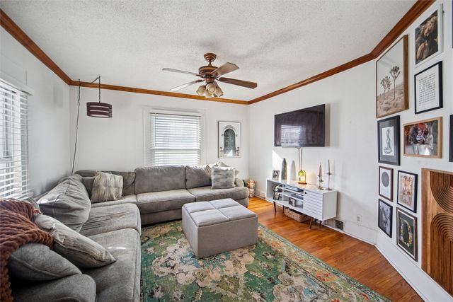 636 35th Street, Des Moines, IA 50312