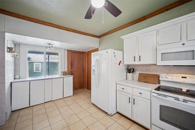 636 35th Street, Des Moines, IA 50312