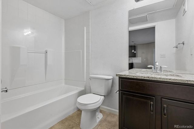 1062 Rockhurst Drive 305, Littleton, CO 80129