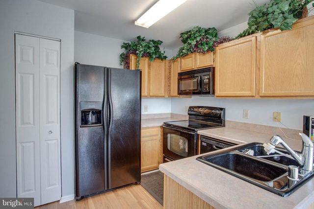 302 PINNACLE DR, Stafford, VA 22554