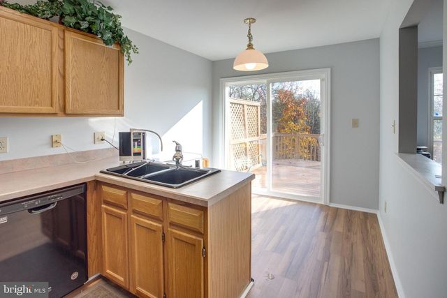 302 PINNACLE DR, Stafford, VA 22554