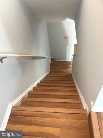 302 PINNACLE DR, Stafford, VA 22554