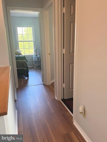 302 PINNACLE DR, Stafford, VA 22554