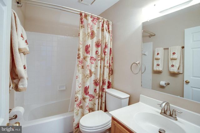 302 PINNACLE DR, Stafford, VA 22554