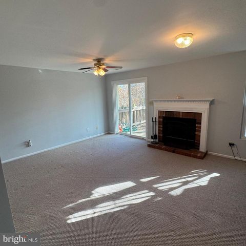 302 PINNACLE DR, Stafford, VA 22554