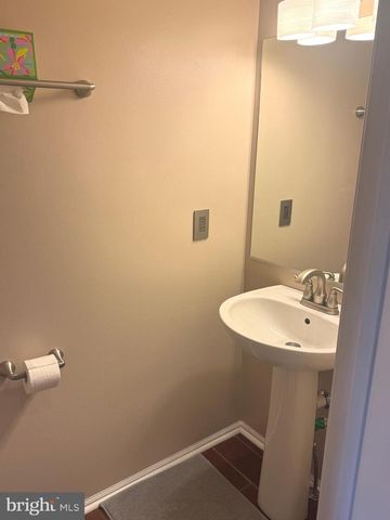 302 PINNACLE DR, Stafford, VA 22554