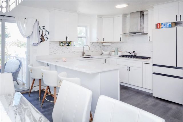 47 Kent St A, Lawrence, MA 01843