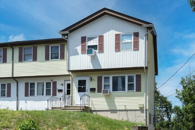 47 Kent St A, Lawrence, MA 01843