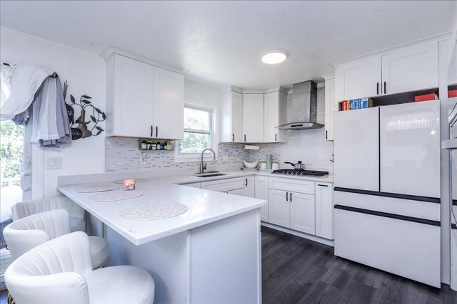 47 Kent St A, Lawrence, MA 01843