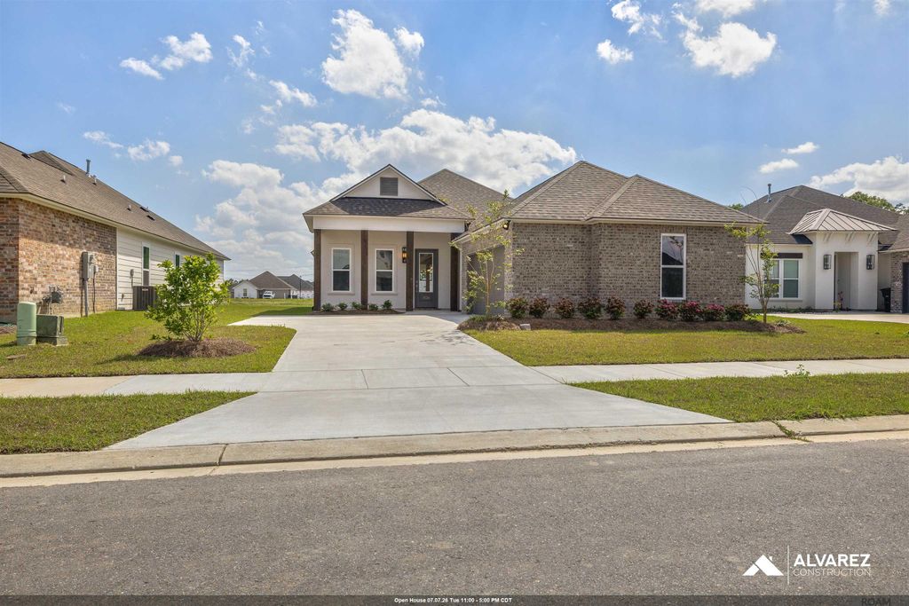 1526 Frankel Ave, Zachary, LA 70791