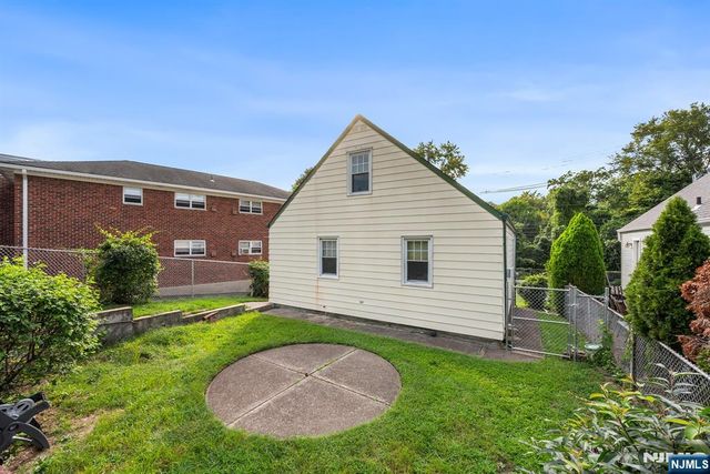 552 N Main Street, Lodi, NJ 07644