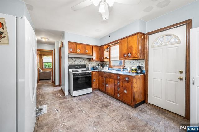552 N Main Street, Lodi, NJ 07644