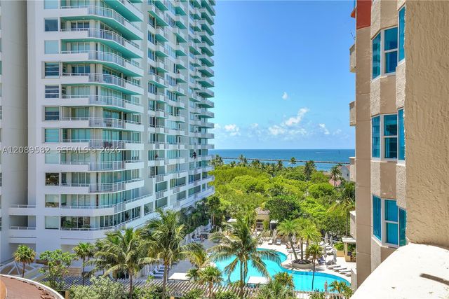 300 S Pointe Dr 809, Miami Beach, FL 33139