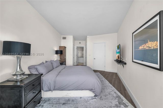 300 S Pointe Dr 809, Miami Beach, FL 33139