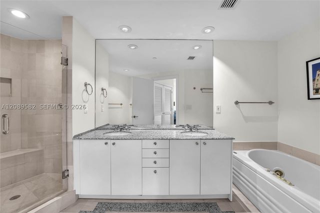 300 S Pointe Dr 809, Miami Beach, FL 33139
