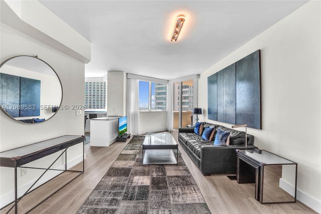 300 S Pointe Dr 809, Miami Beach, FL 33139