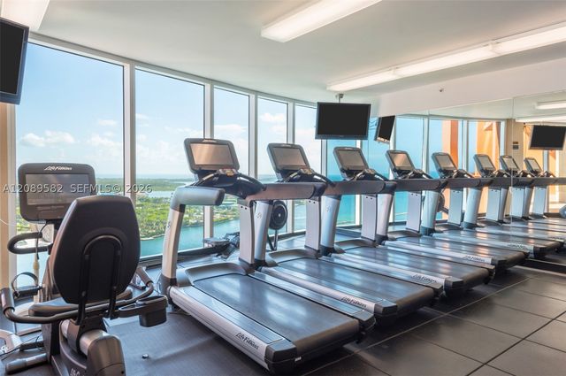 300 S Pointe Dr 809, Miami Beach, FL 33139