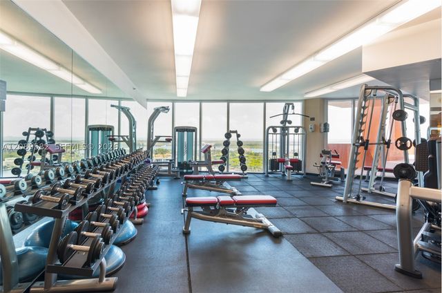 300 S Pointe Dr 809, Miami Beach, FL 33139