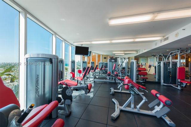 300 S Pointe Dr 809, Miami Beach, FL 33139