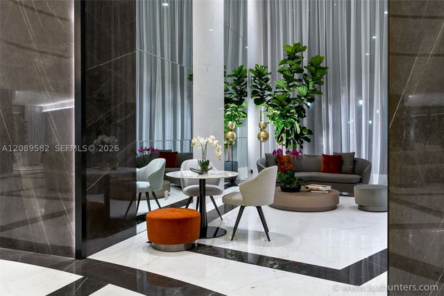 300 S Pointe Dr 809, Miami Beach, FL 33139