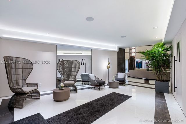 300 S Pointe Dr 809, Miami Beach, FL 33139