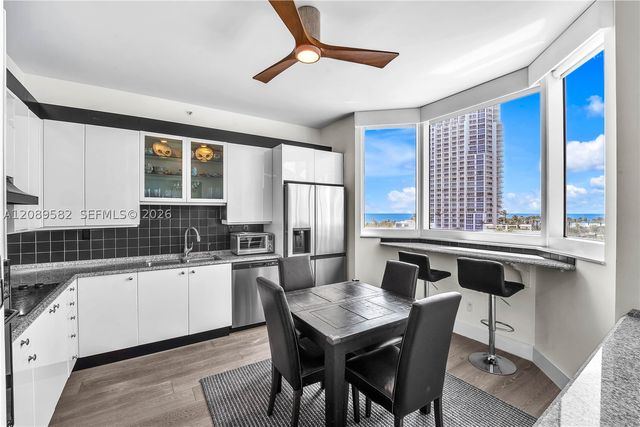 300 S Pointe Dr 809, Miami Beach, FL 33139