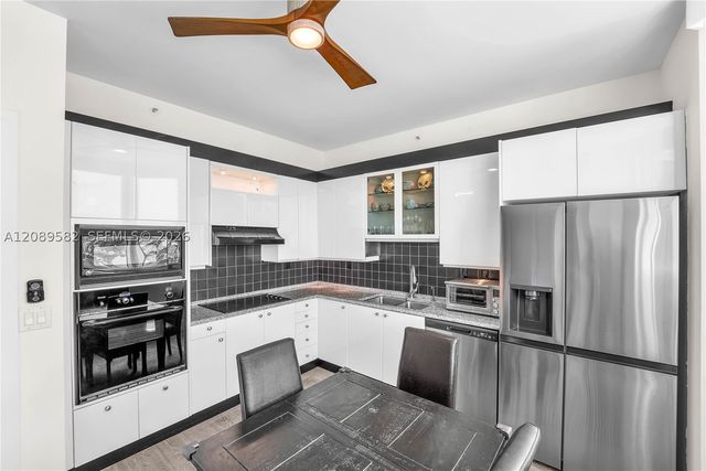 300 S Pointe Dr 809, Miami Beach, FL 33139