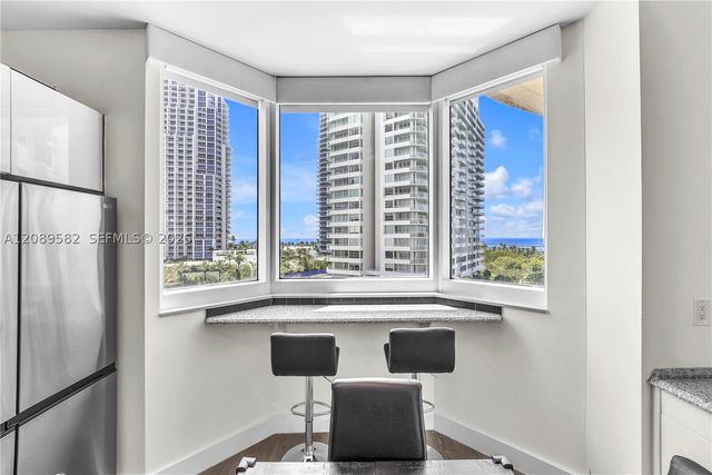 300 S Pointe Dr 809, Miami Beach, FL 33139