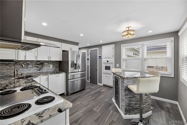32 Hunters Ln, Amherst, NY 14221