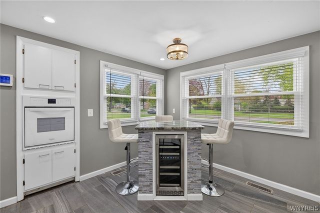 32 Hunters Ln, Amherst, NY 14221