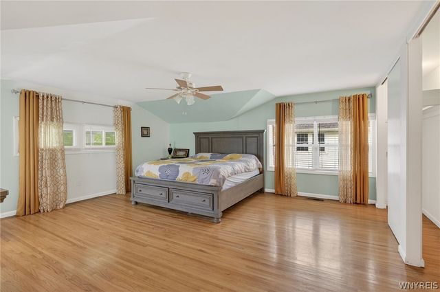 32 Hunters Ln, Amherst, NY 14221