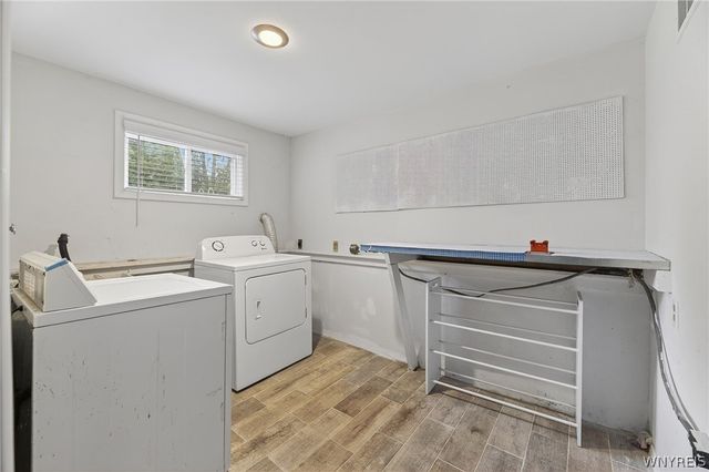 32 Hunters Ln, Amherst, NY 14221