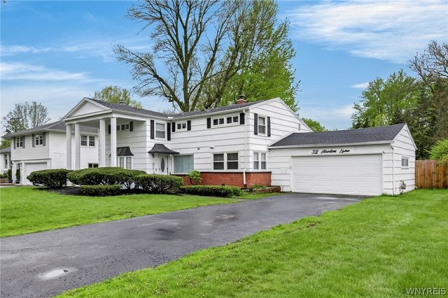 32 Hunters Ln, Amherst, NY 14221