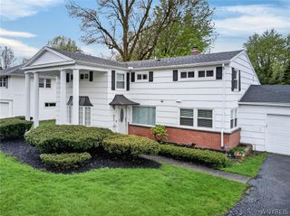 32 Hunters Ln, Amherst, NY 14221