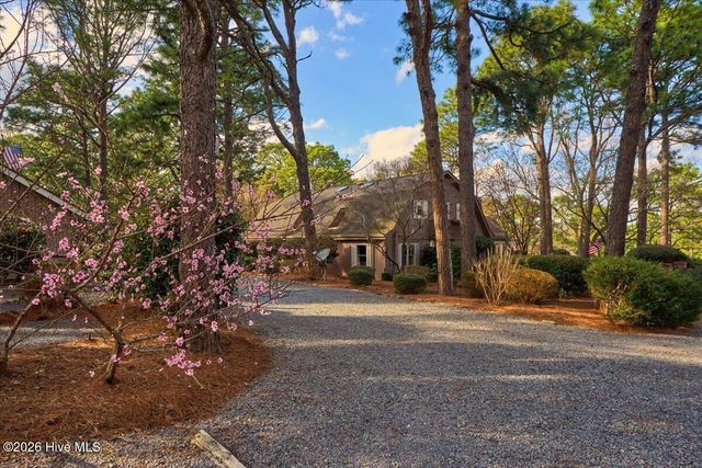 230 Old Dewberry Lane, Southern Pines, NC 28387