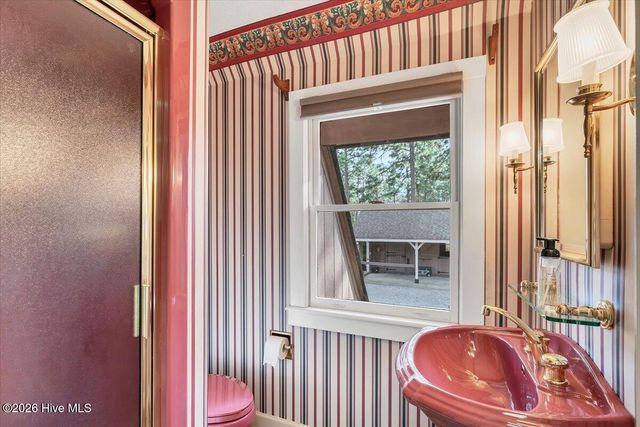 230 Old Dewberry Lane, Southern Pines, NC 28387