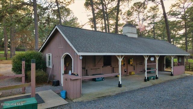 230 Old Dewberry Lane, Southern Pines, NC 28387