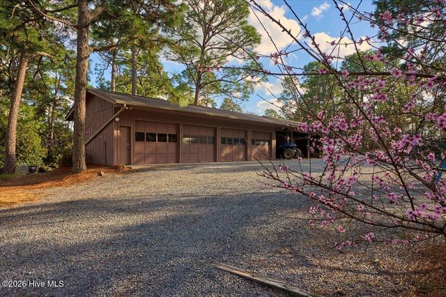 230 Old Dewberry Lane, Southern Pines, NC 28387